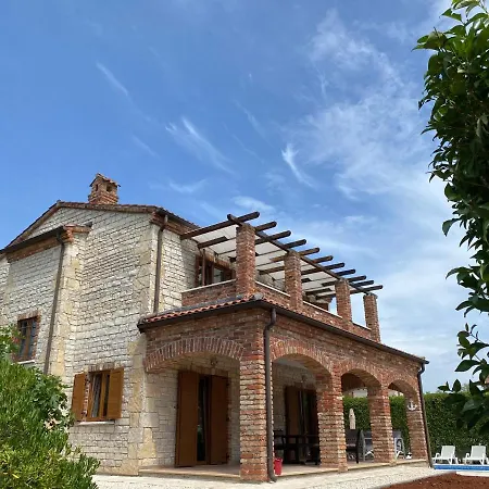 Holiday home Paradise Cassonni Istria 4 Stars *